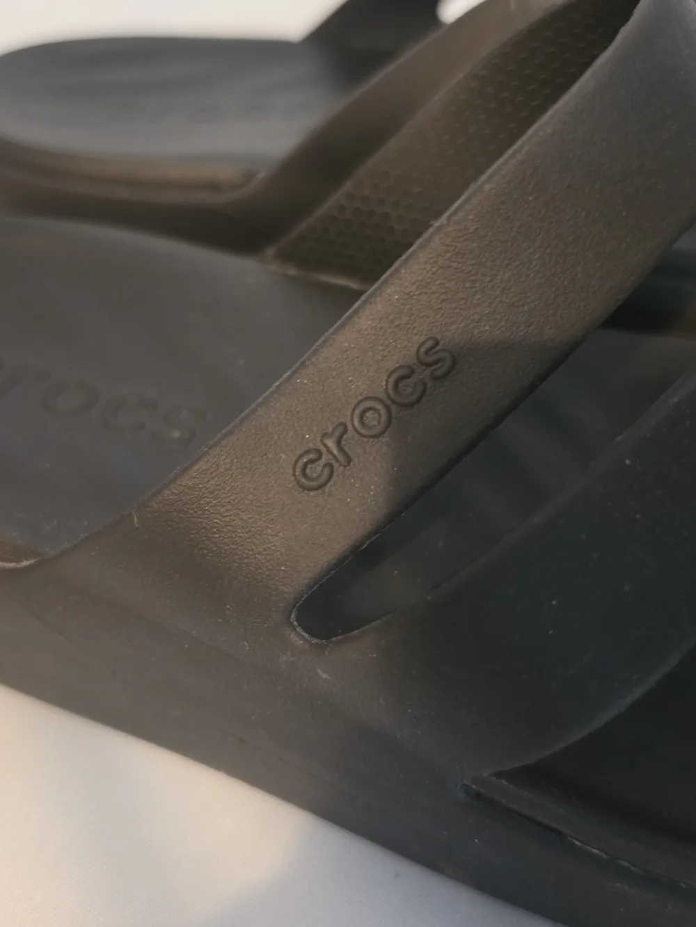 CROCS three strap